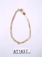 藏品(女子貝片頸飾)的圖片